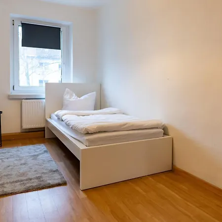 Guest house Moderne 4 Vollausgestattet Und Moebliert *