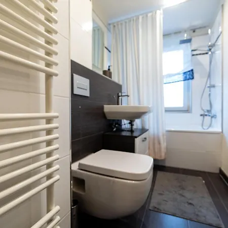 Guest house Moderne 4 Vollausgestattet Und Moebliert Halle (Saale)