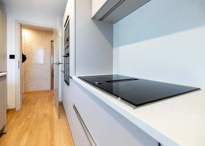 Moderne 4 Vollausgestattet Und Moebliert 3*